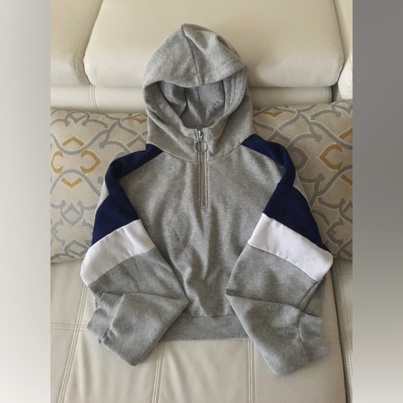 Divided Tops - 🟣🟣 2/$10 EUC Divided Color Block Hoodie